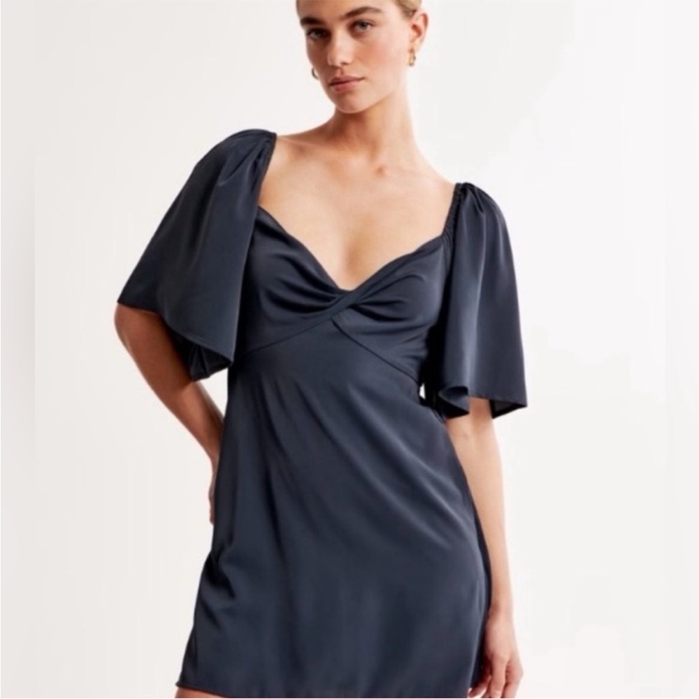 Skort dress with angel sleeves and open back detail - NWT
